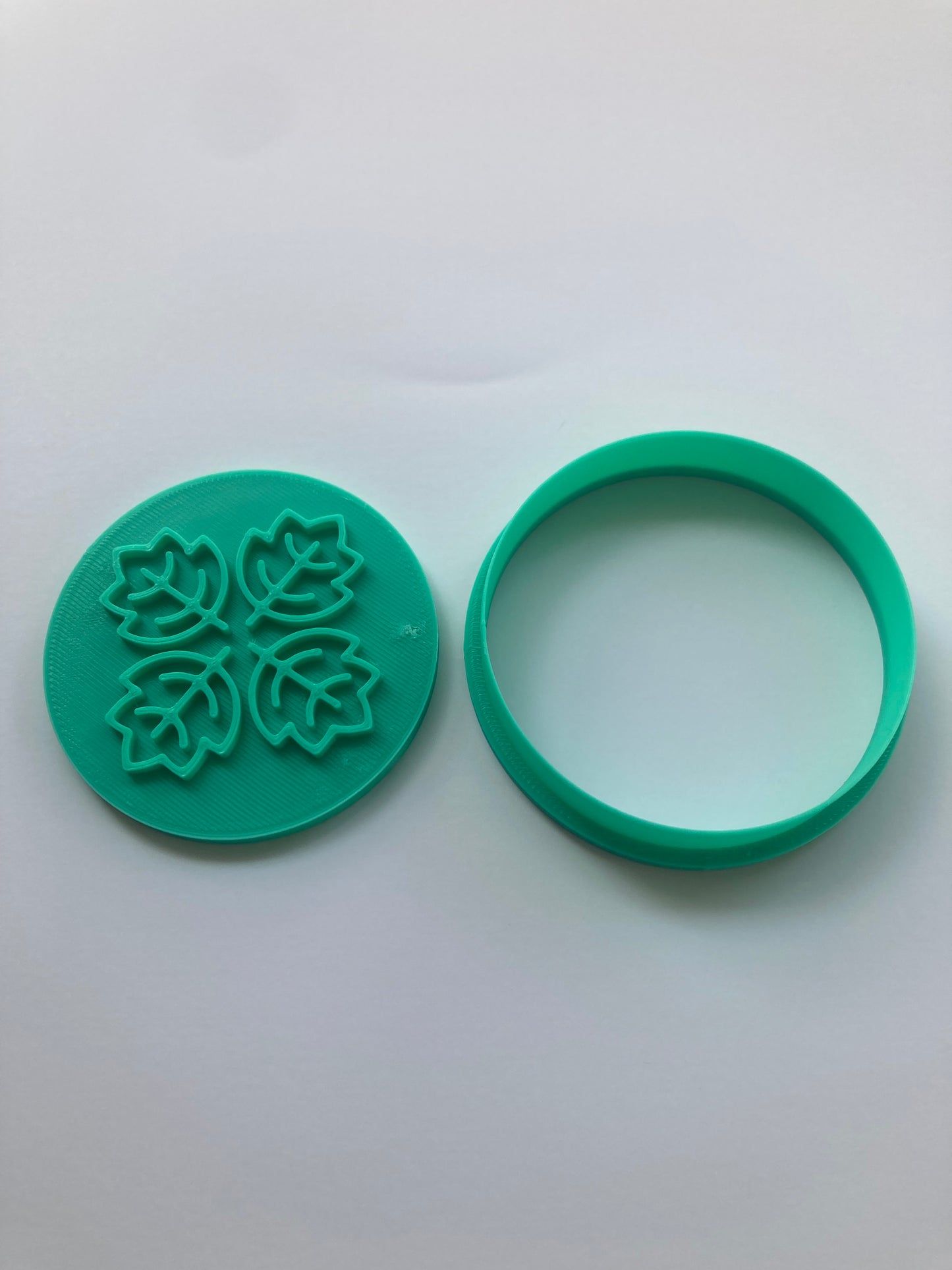 Decorative Leaf Pattern Cookie Cutter - Round Baking Mold – Duvencioglu