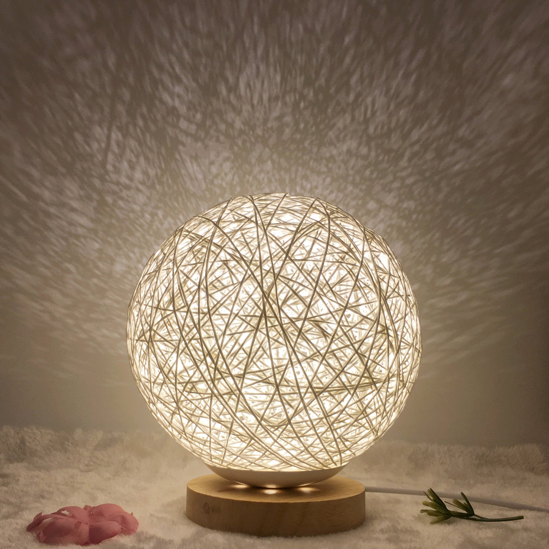 Creative Linen & Rattan Ball Table Lamp with Remote Control – Duvencioglu