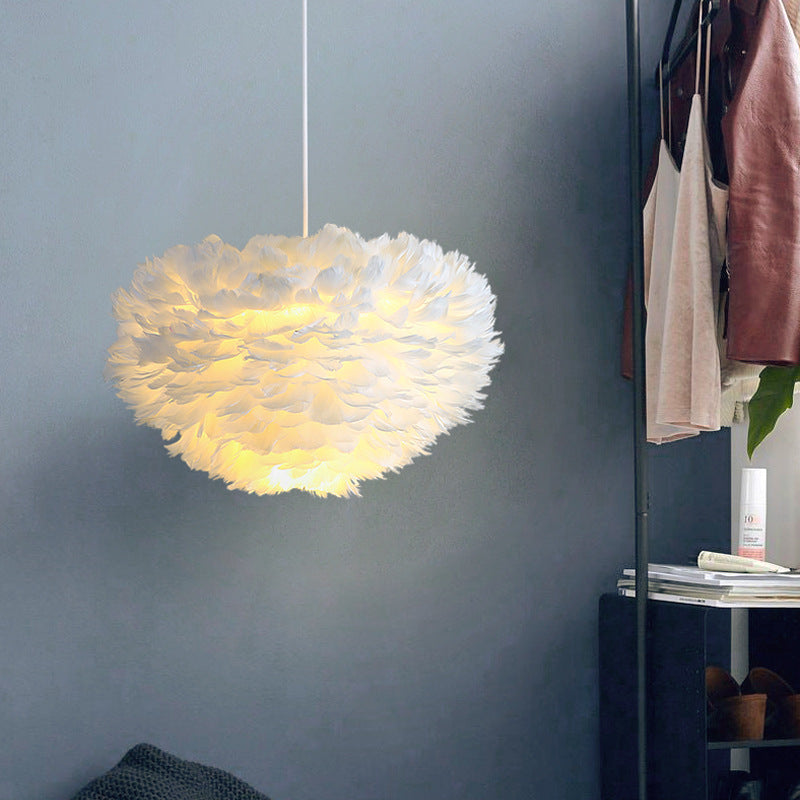 Nordic Feather LED Bedside Chandelier – 30 cm Romantic Pendant – Duvencioglu