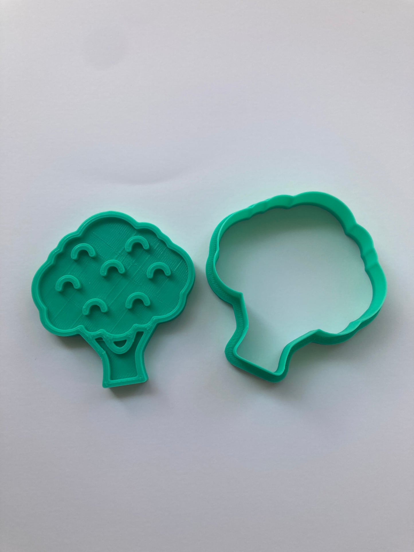 Cute Leafy Tree Cookie Cutter - Fun Kitchen & Baking Accessory – Duvencioglu