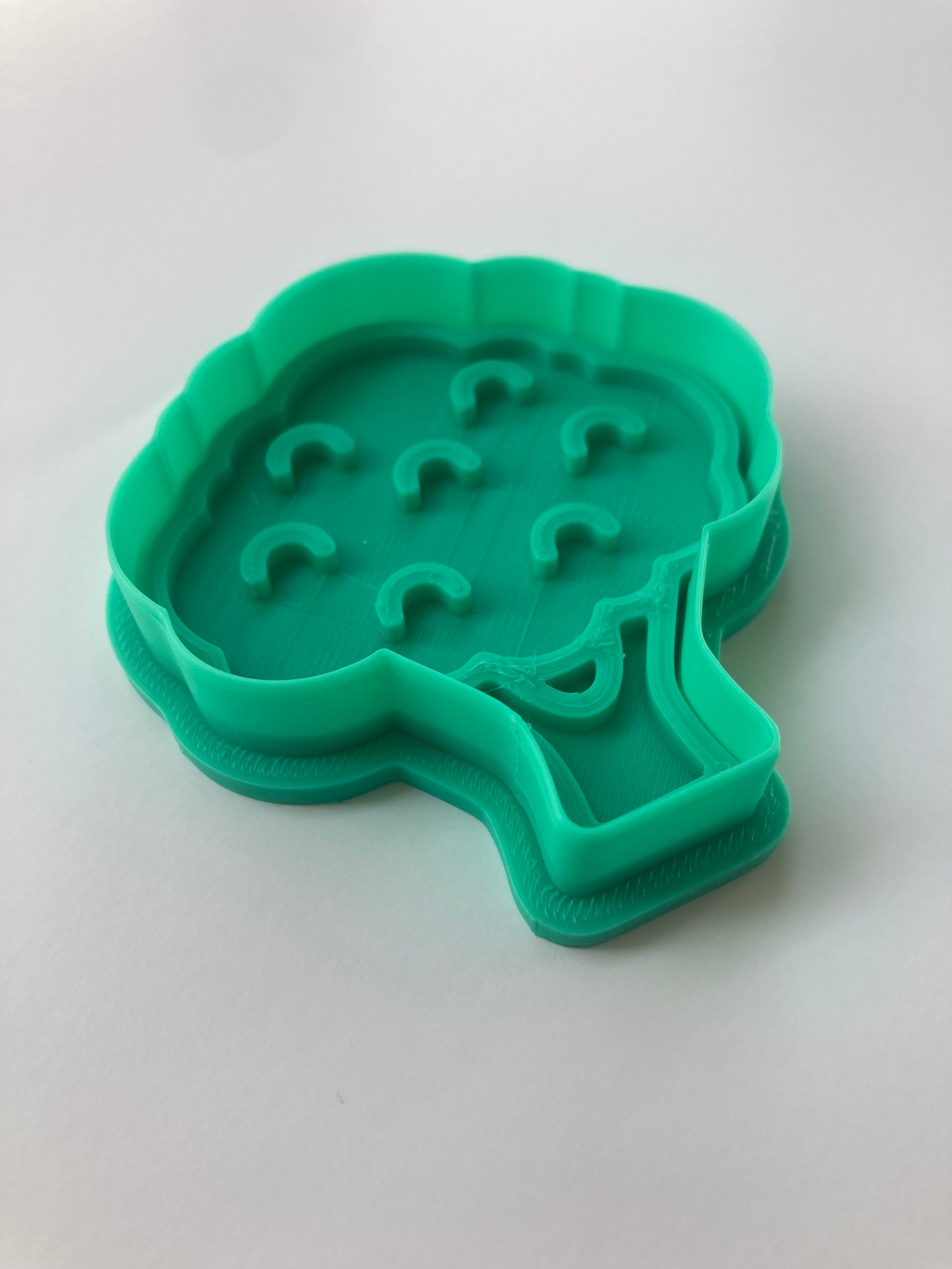 Cute Leafy Tree Cookie Cutter - Fun Kitchen & Baking Accessory – Duvencioglu